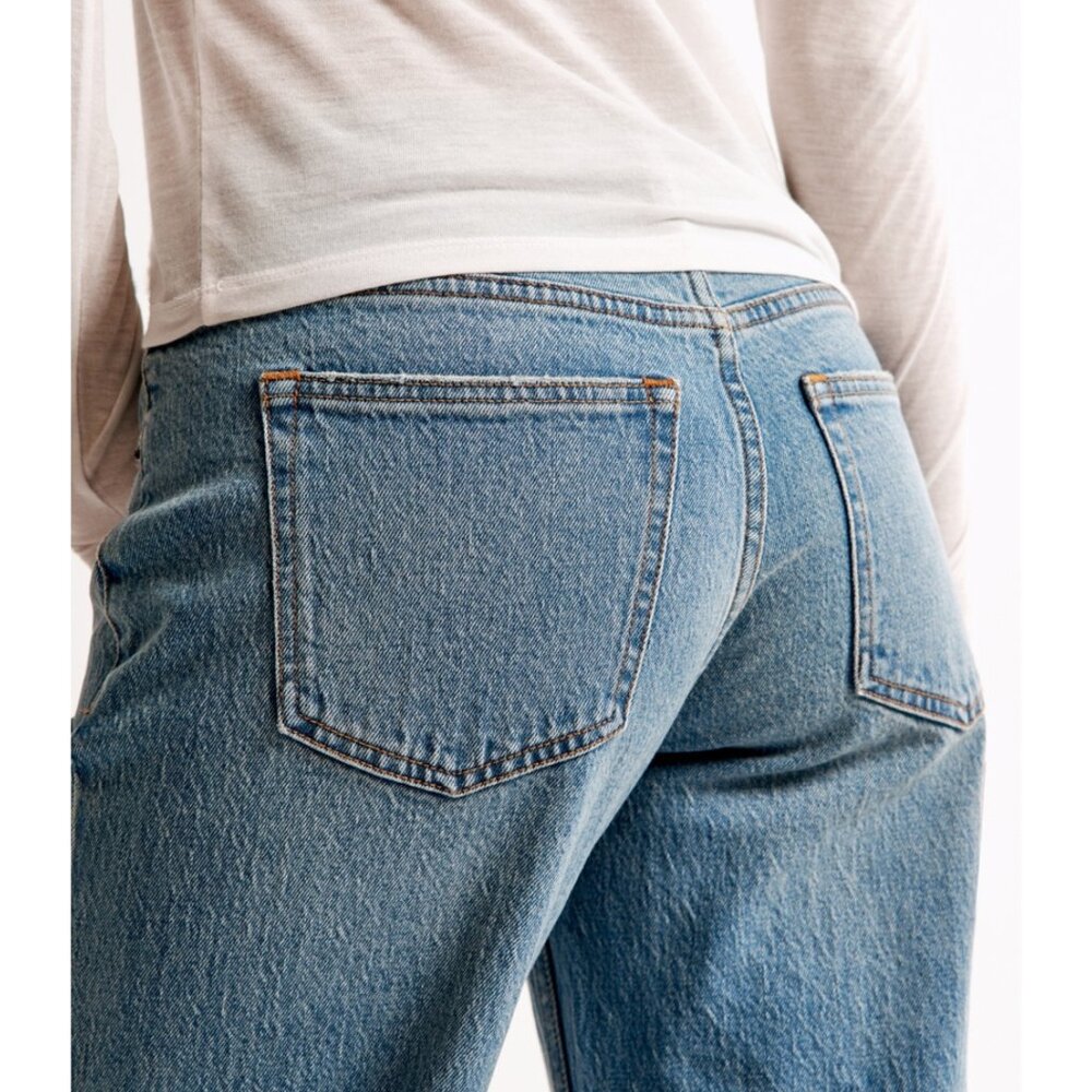 Abercrombie & Fitch Light Blue Distressed Women Jeans - Picture 4 of 10